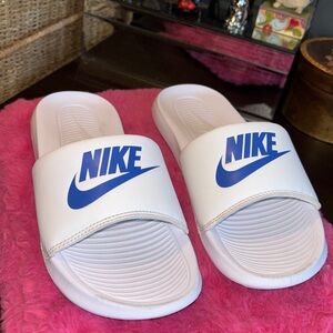 EUC NIKE Nike Victori One Slide Sandals White/Game Royal colorway size men’s six